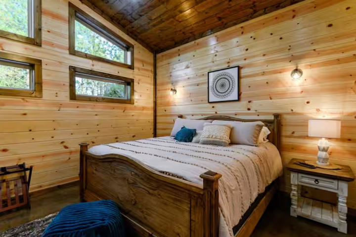 Bed 1.3